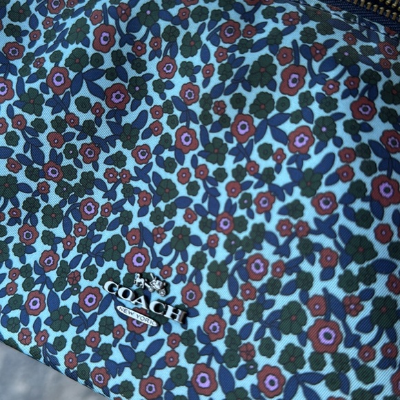 Coach fabric cosmetic bag in EUC - Picture 6 of 9